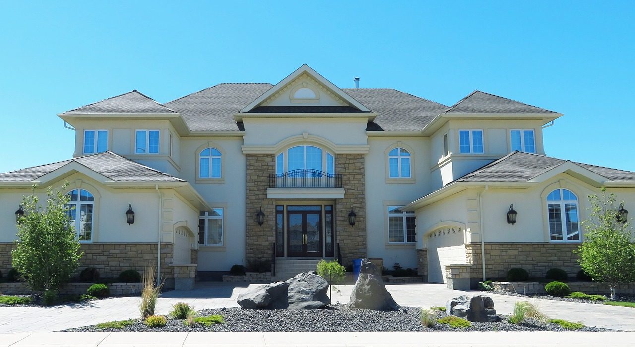 Buying a Luxury House Buying a Luxury House